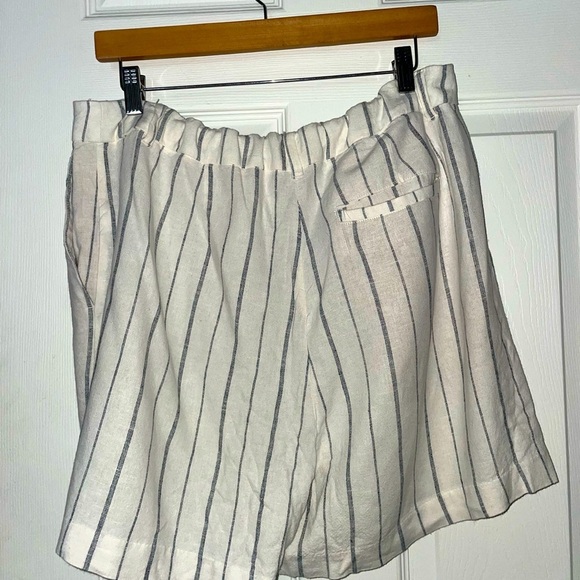 Old Navy Striped Extra High Rise Shorts Large - Picture 3 of 3